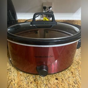Cooker, slow cooker, red and black inside only used once great condition.
